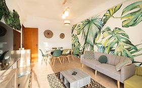 Cozy Apartment In Central Almada W Swing Chairs