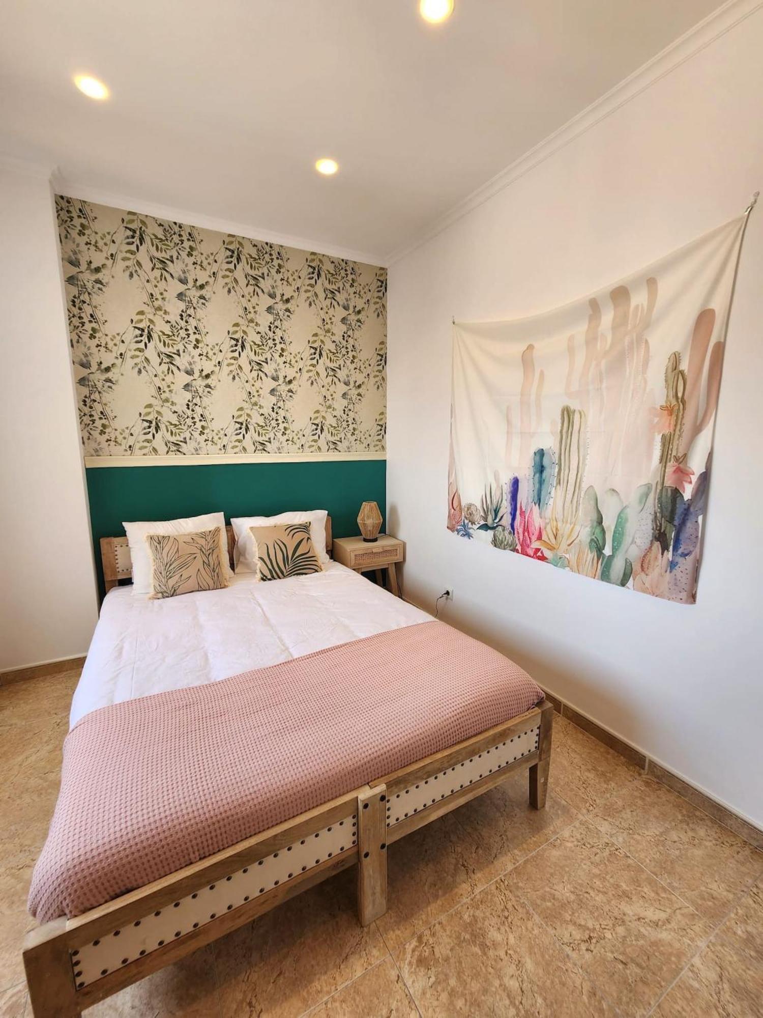 Cozy Apartment In Central Almada W Swing Chairs Extérieur photo
