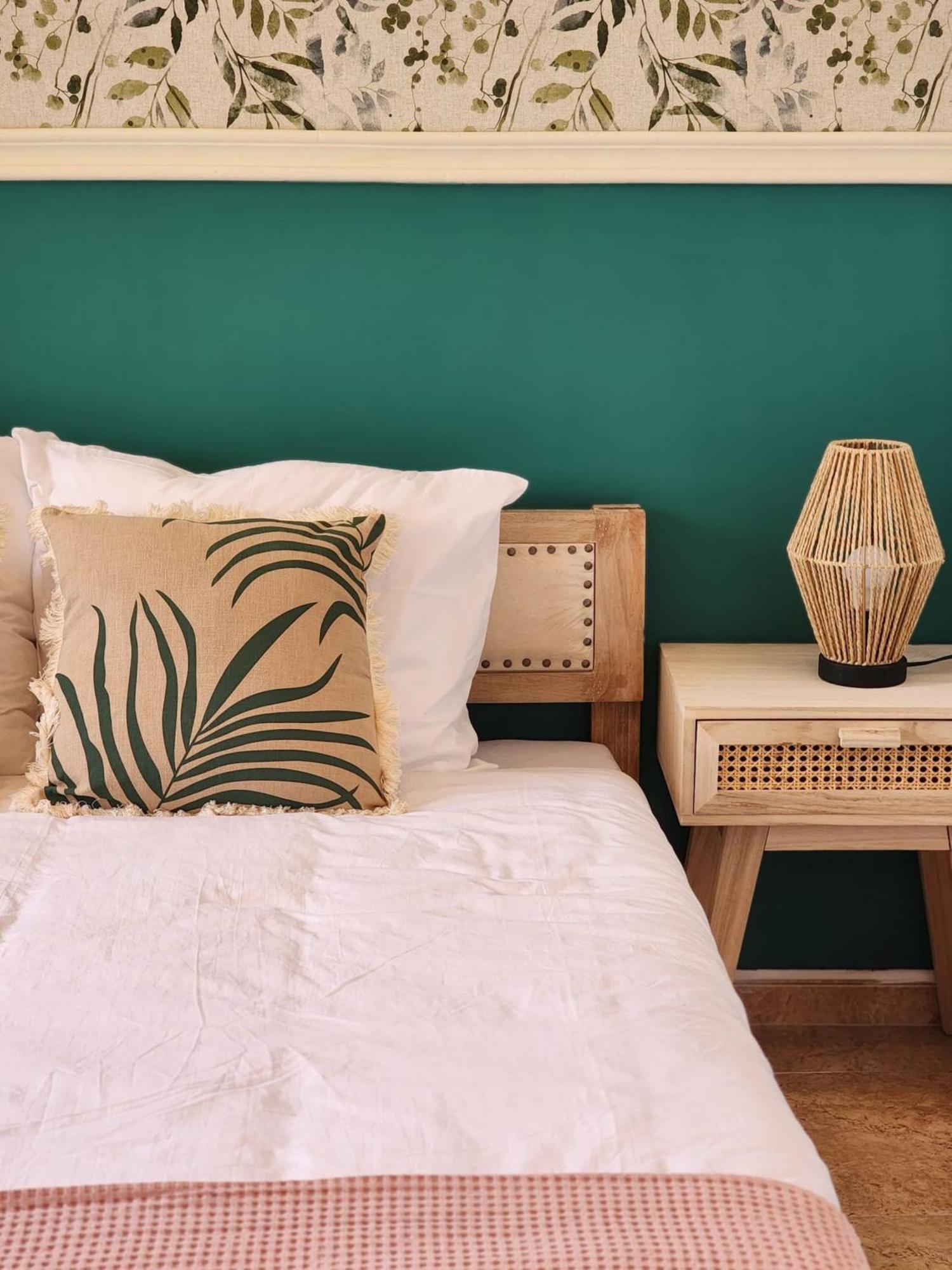 Cozy Apartment In Central Almada W Swing Chairs Extérieur photo