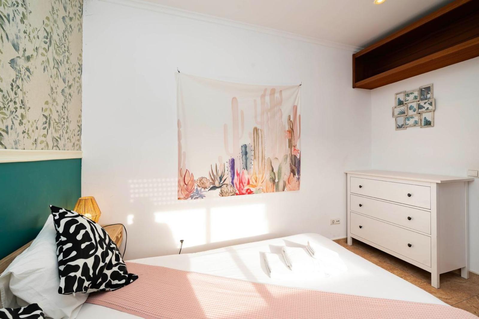 Cozy Apartment In Central Almada W Swing Chairs Extérieur photo