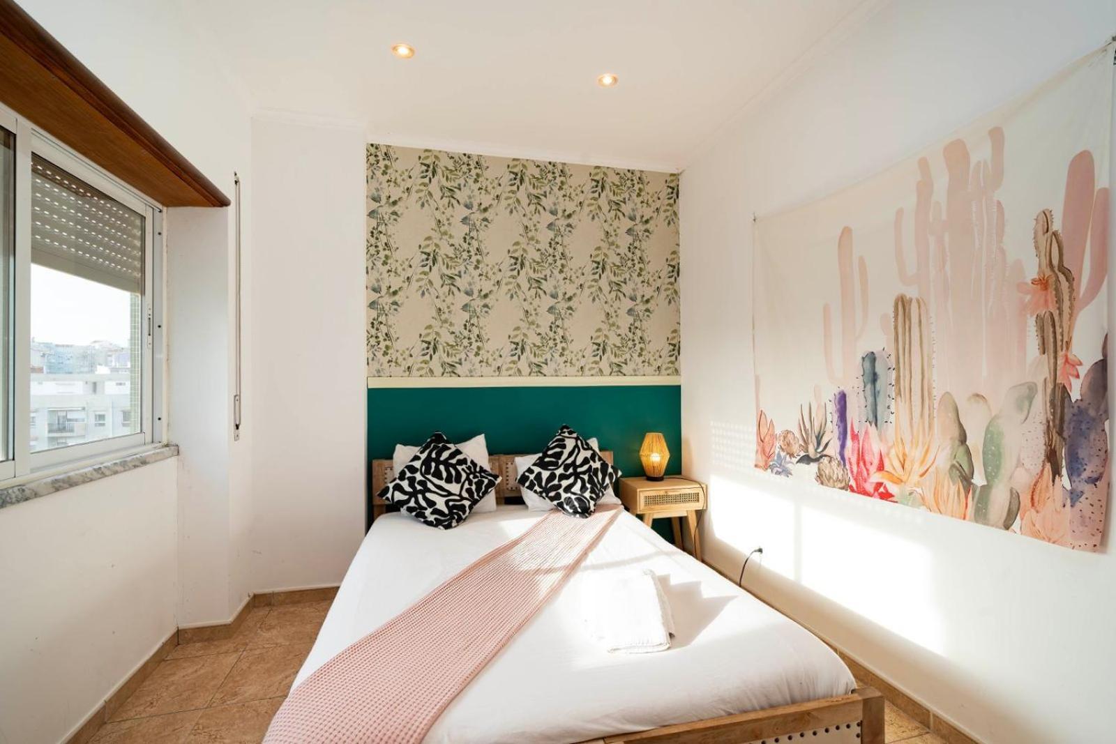Cozy Apartment In Central Almada W Swing Chairs Extérieur photo