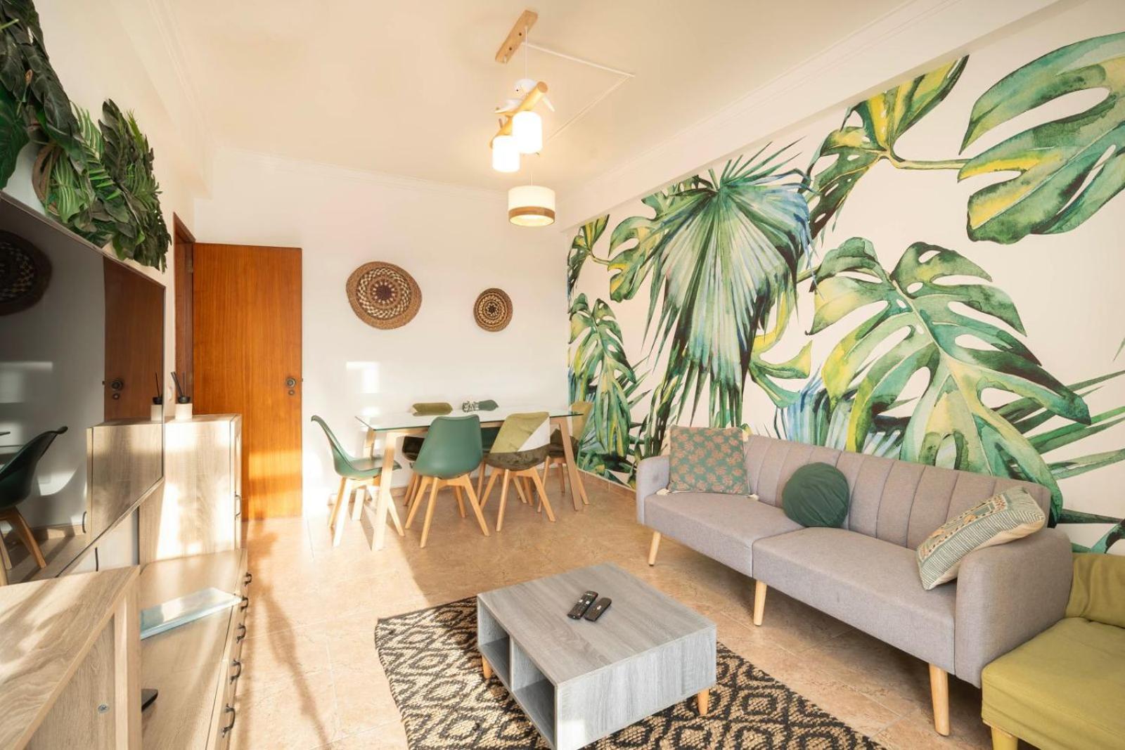Cozy Apartment In Central Almada W Swing Chairs Extérieur photo