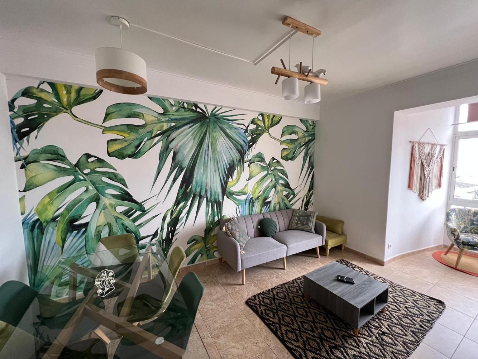Cozy Apartment In Central Almada W Swing Chairs Extérieur photo